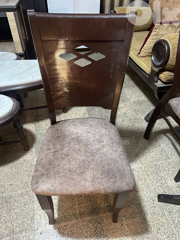 طاولة سفرة بتتكبر وبتتصغر 4 كراسي 2