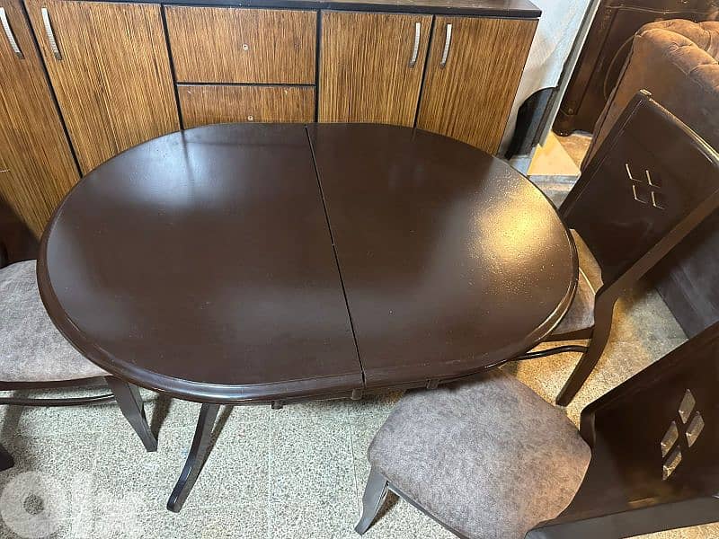 طاولة سفرة بتتكبر وبتتصغر 4 كراسي 4