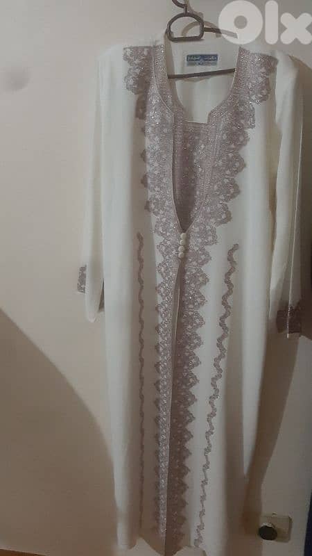 جلابية  ايف وايت مطرزة 0