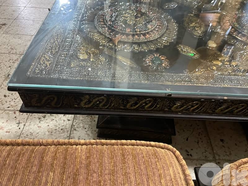 table and 6 pouf chairs 6