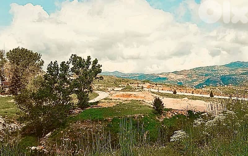 PRIME PIECE of LAND at the entrance of Faqra Clubأرض في فقرا ٨٠٠ م٢ 3