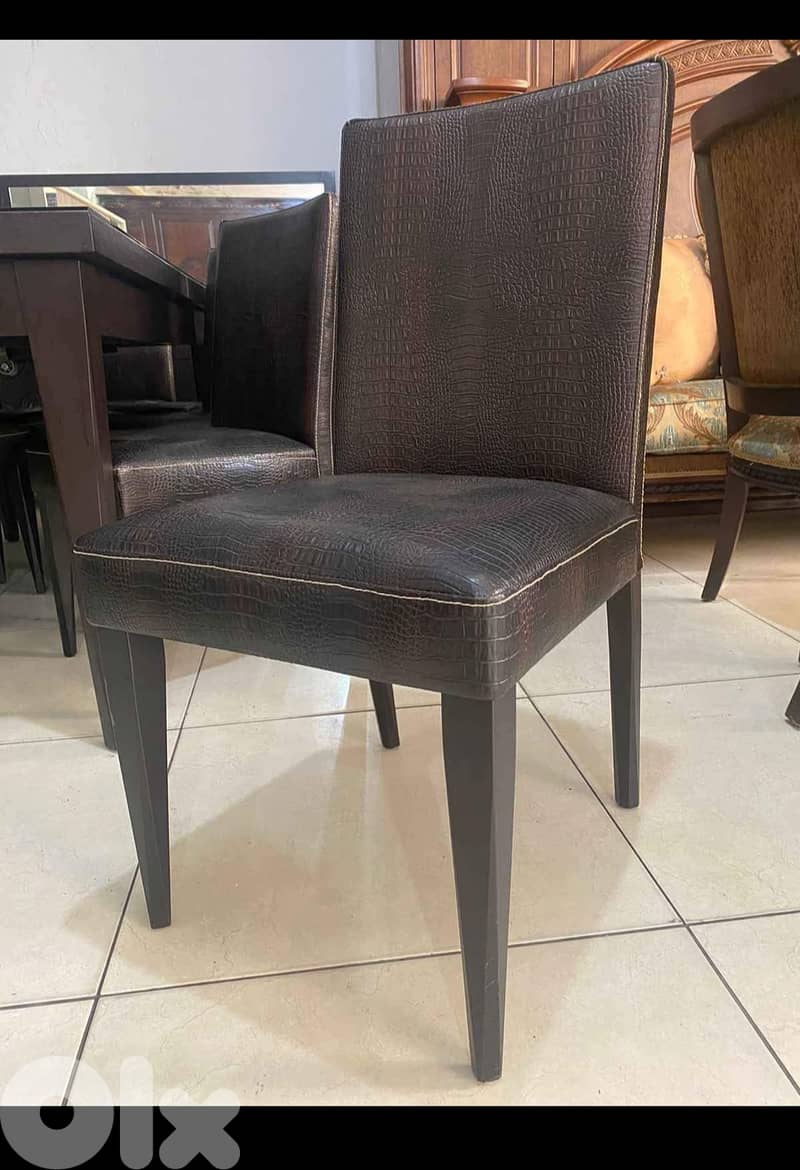 اوضة سفرة شغل istikbal تركية بتتكبر وبتتصغر درسوار وفاترينة كريستال 6