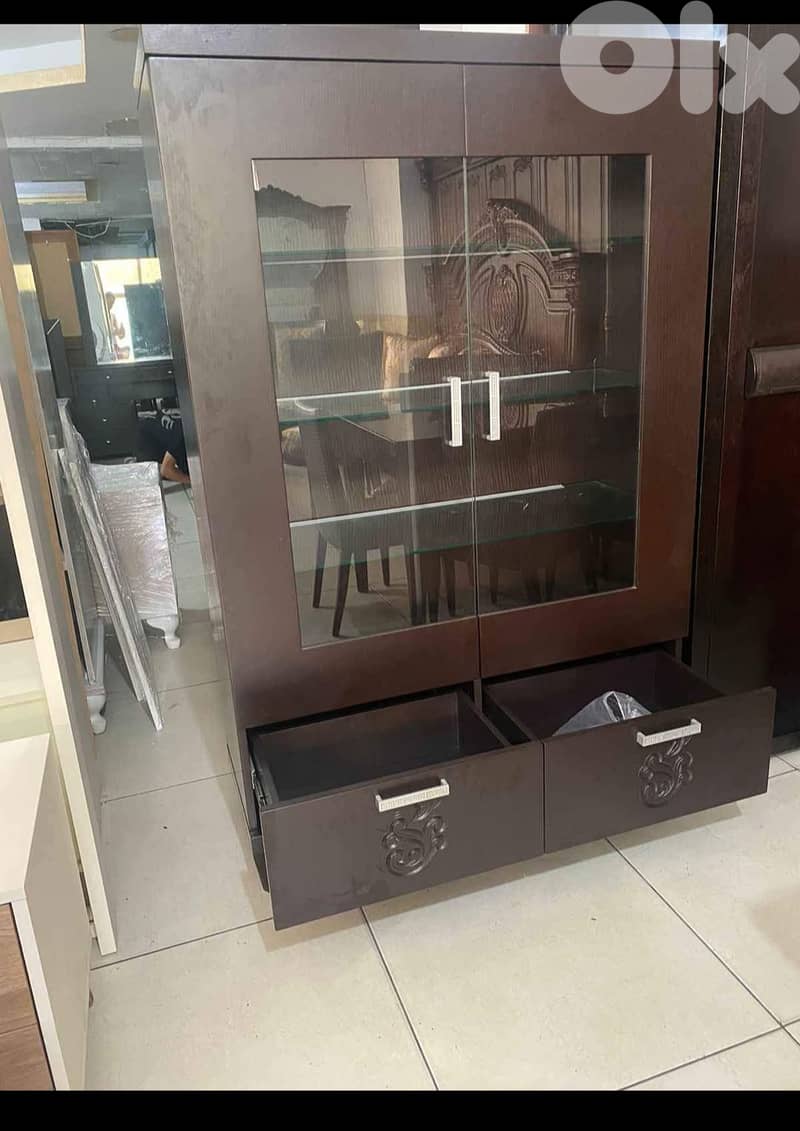 اوضة سفرة شغل istikbal تركية بتتكبر وبتتصغر درسوار وفاترينة كريستال 7