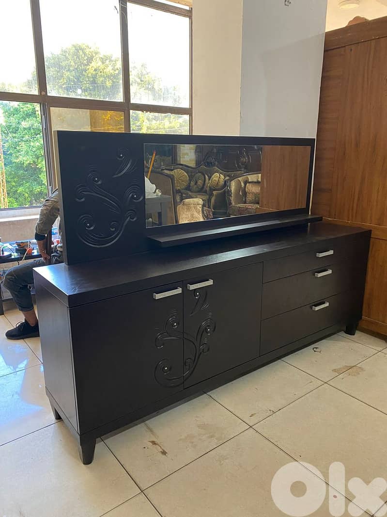 اوضة سفرة شغل istikbal تركية بتتكبر وبتتصغر درسوار وفاترينة كريستال 10