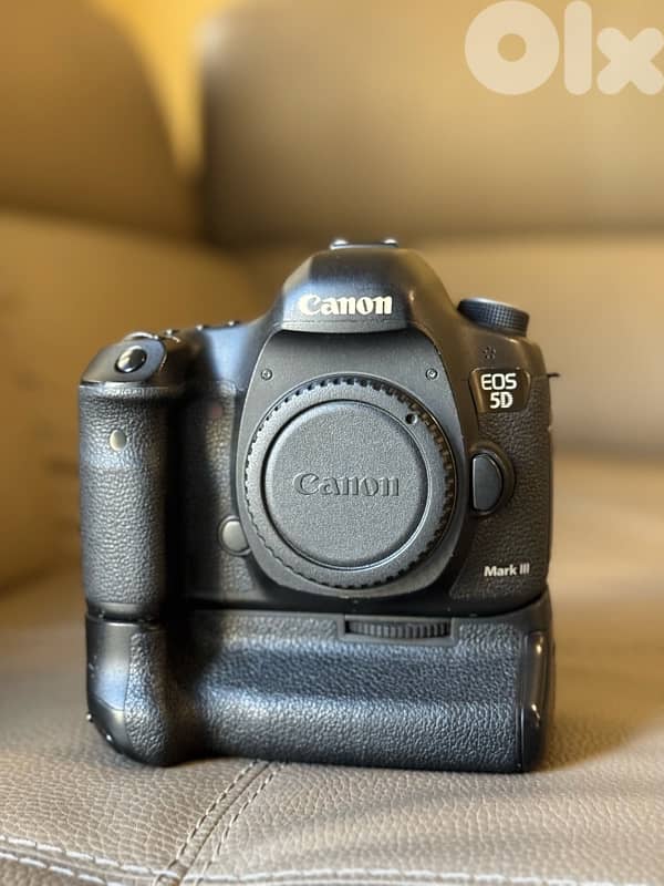 5D Mark 3 with original Grip 0