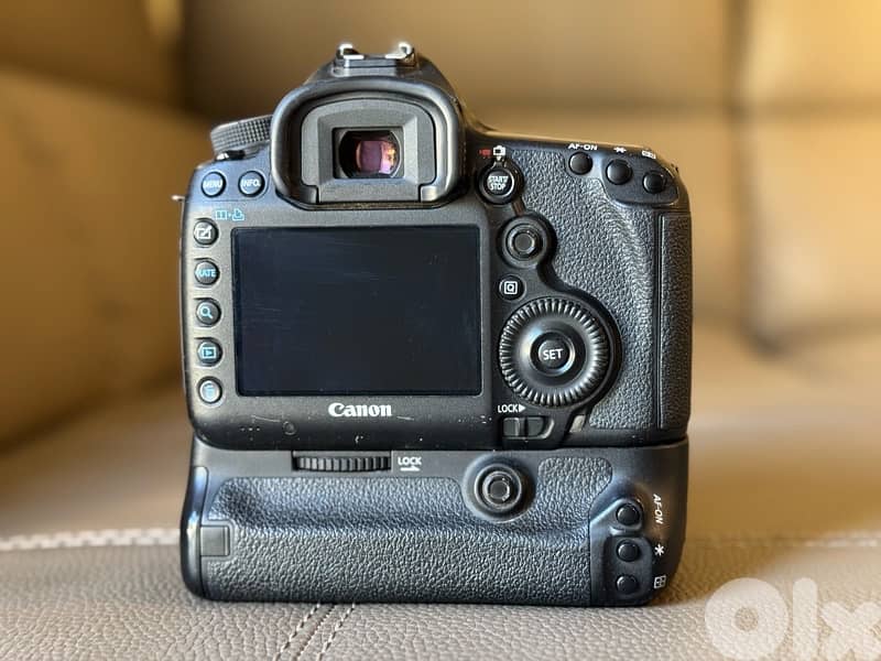5D Mark 3 with original Grip 1