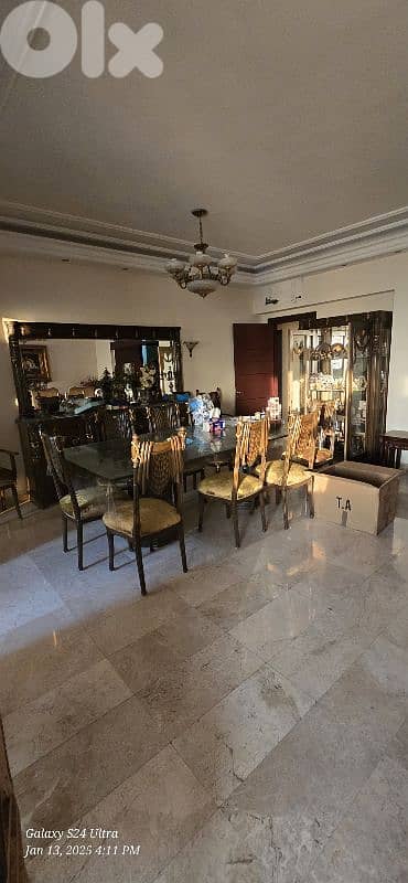 طاولة سفرة بلوح زجاجي منقوش 16 ملم + 10 كراسي + درسوار + خزانة 1