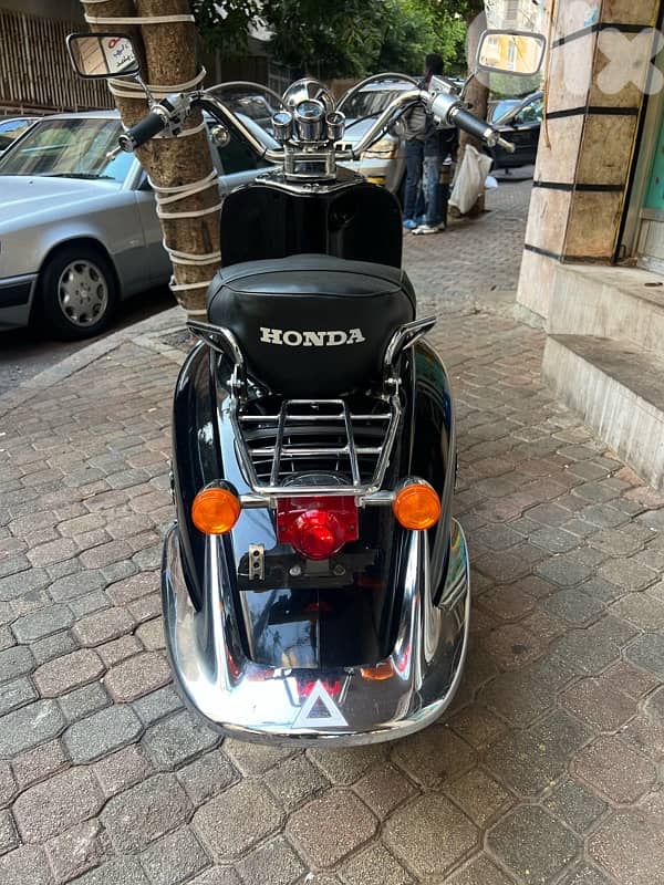 Honda jocker 90 old school 4