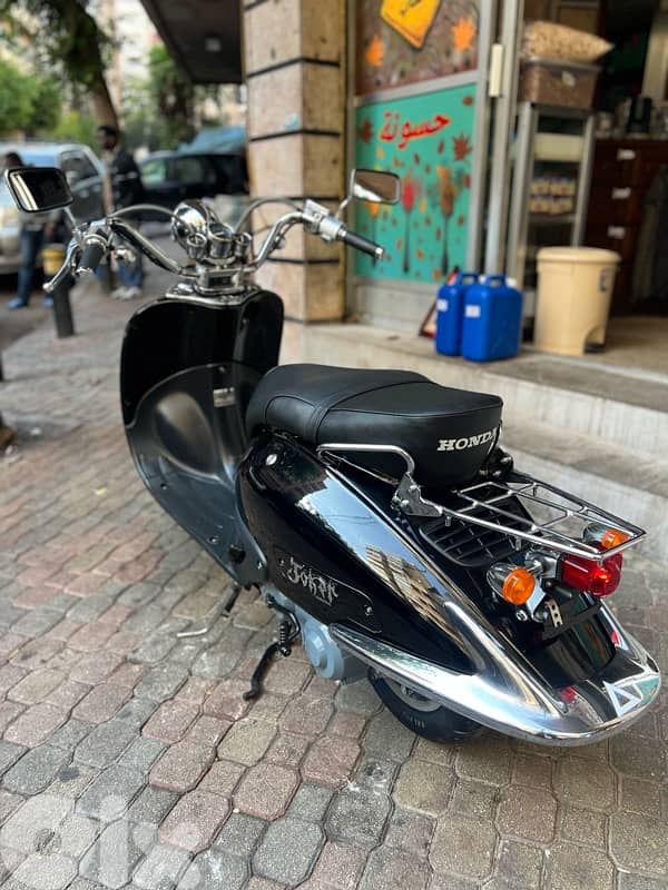 Honda jocker 90 old school 5