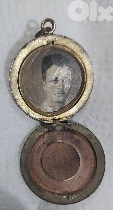 German Nazi Pendant Soldier+ his photo World War Two WW2 gold 9 1