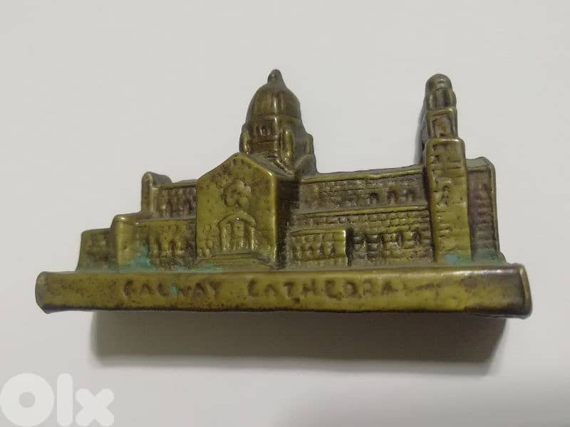 مجسم كنيسة صغير 0