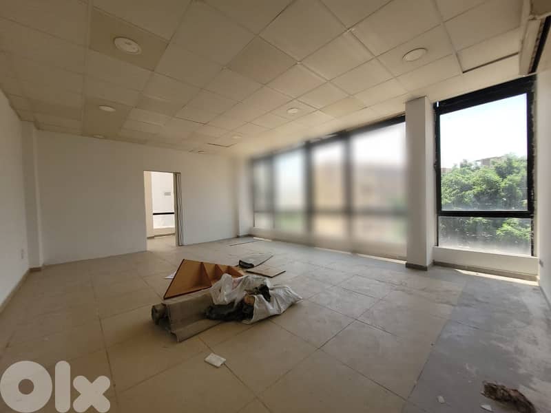 Office +Terrace for Rent in Sad El Bauchrieh - مكتب للإيجار 0