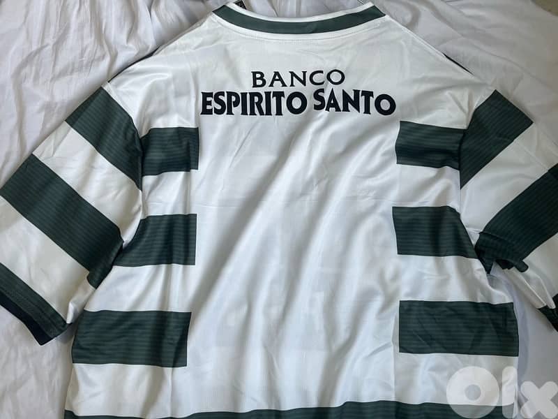 sporting reebok 2002 historic home kit 1