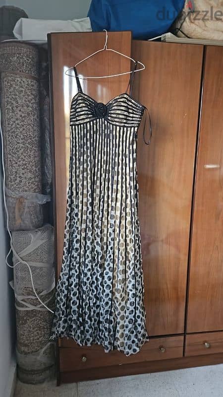 dresses for occasions in a perfect condition 10