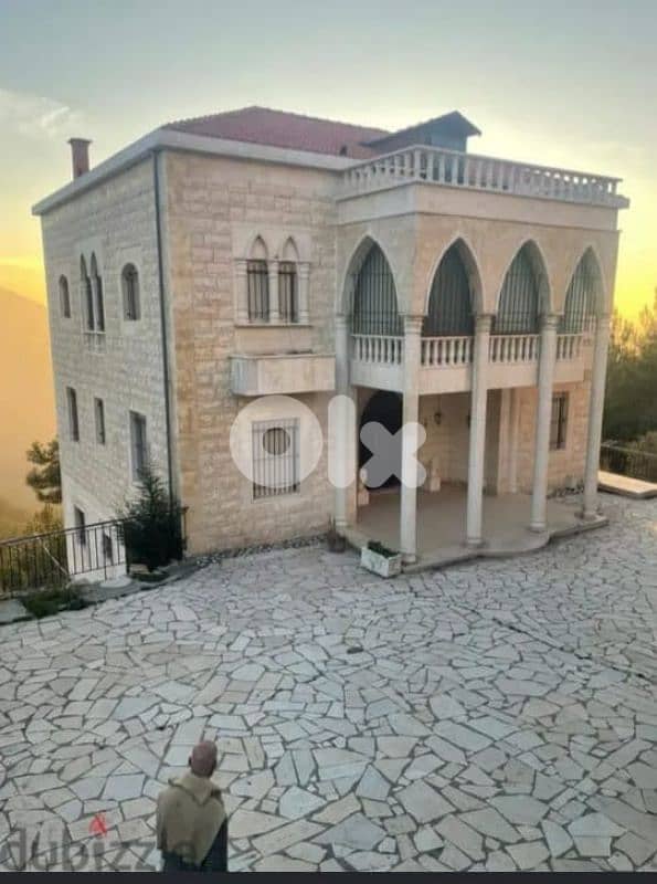 villa For sale in azra keserwen فيلا للبيع في عدرا كسروان 0