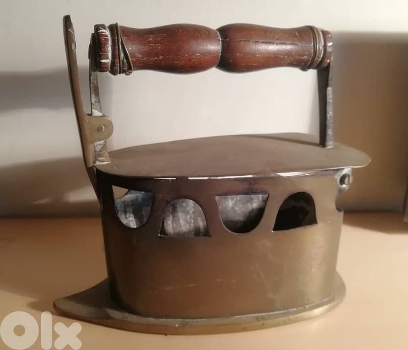 Vintage Copper cloth Ironing tool 0