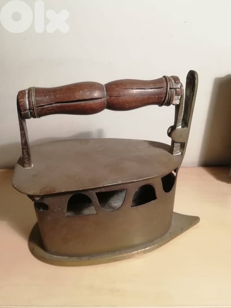 Vintage Copper cloth Ironing tool 1