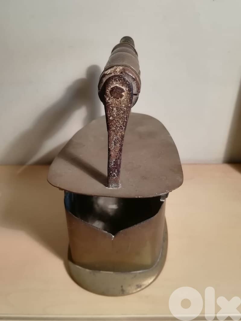 Vintage Copper cloth Ironing tool 2