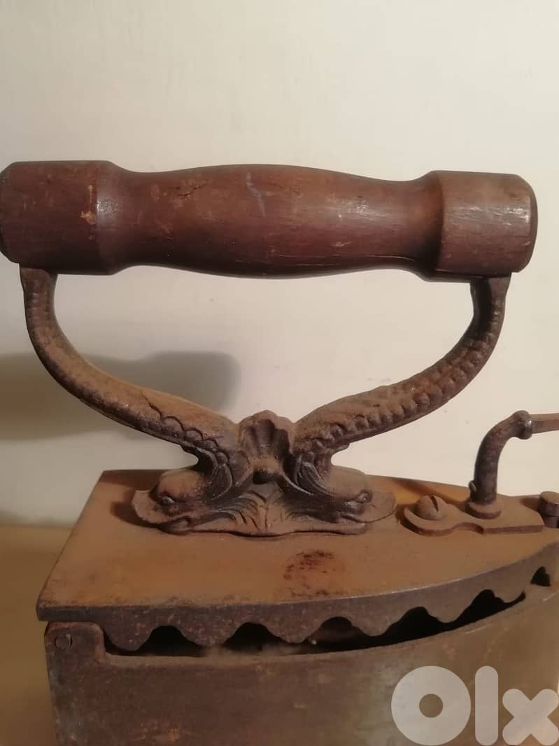 Vintage Iron cloth Ironing tool 4