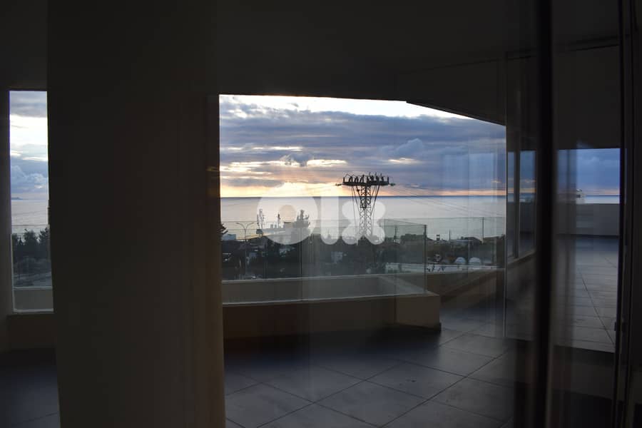 RWB111ZB - Office for rent in Jbeil with sea view 0