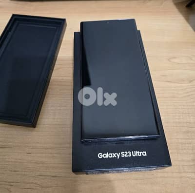 Samsung S23 Ultra 512GB 12GB Ram (3 covers + Whitestone Dome Glass)