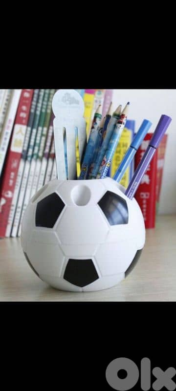 football shape stationery stand 0