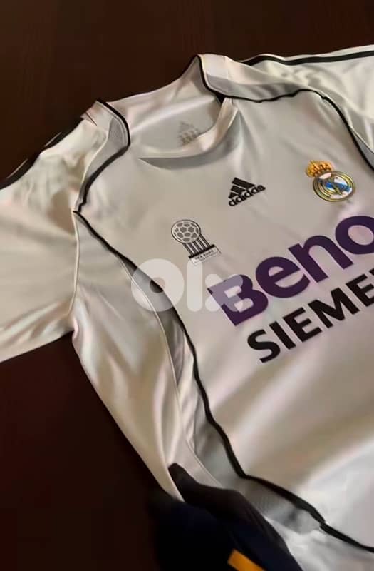 Real Madrid historian kit 2003 for the legend beckham by siemens 0