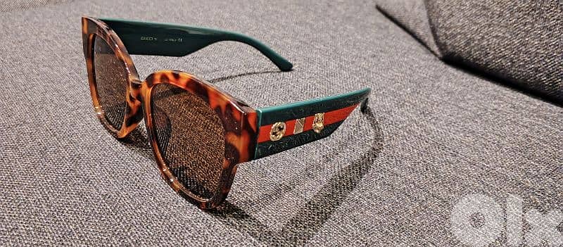 Oversized Gucci Sunglasses in good condition 1