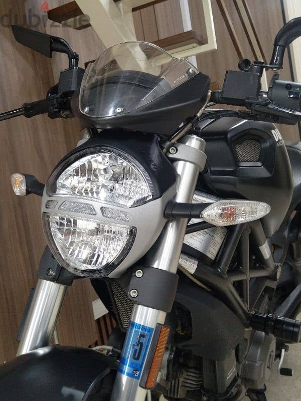 Ducati Monster 696 model 2009 like new 8400klm on odo 5