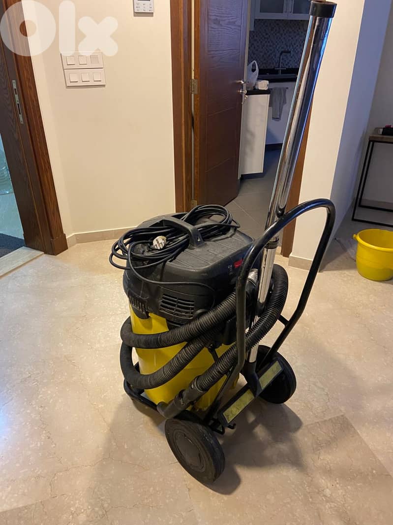 Karcher Vacuum cleaner 2