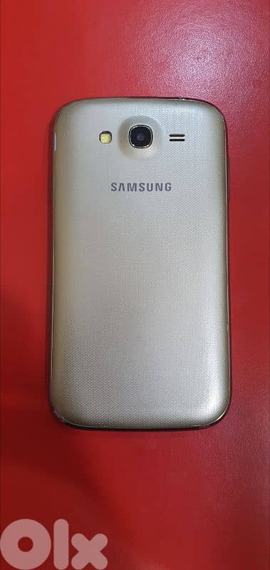 charwe 3 telifonet wahad msh shaghal & 2 tablet wahad mnon msh shaghal 1