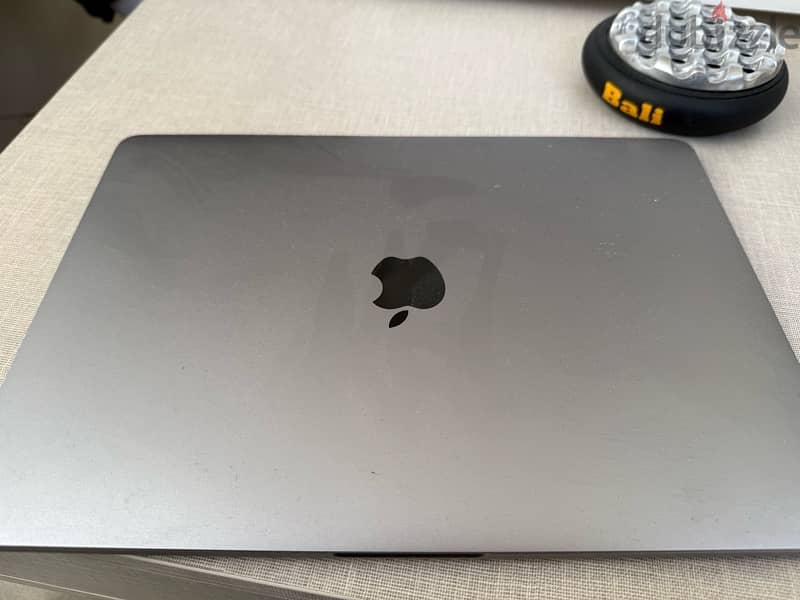 macbook pro 2019 4 thunderbolts 2