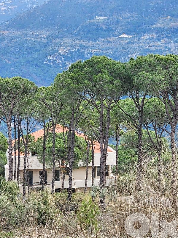 villa For sale in baabdet فيلا للبيع في بعبدات 0
