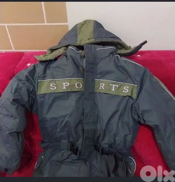 ثياب ثلج حالة ممتازة 2