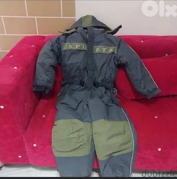 ثياب ثلج حالة ممتازة 3