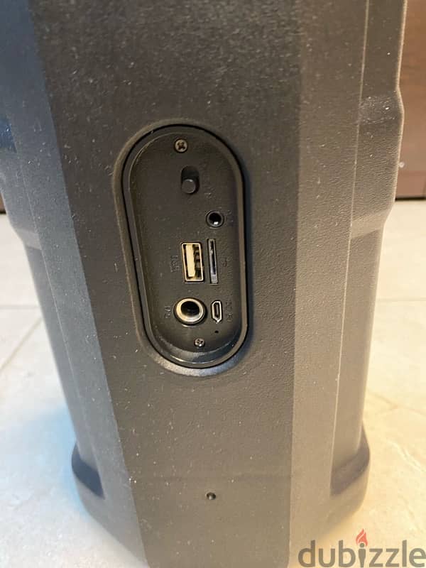 speaker with bluetooth 0