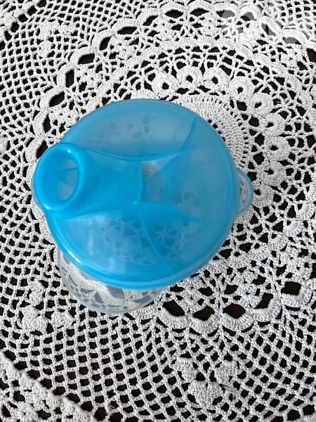 Avent milk dispenser 1