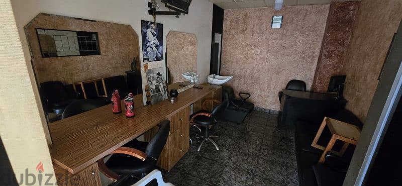محل حلاق رجالي مجهز بالكامل ذوق مصبح للايجار 250$ 0