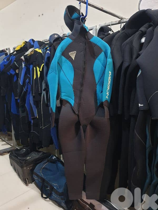 wet suit 185$ 7