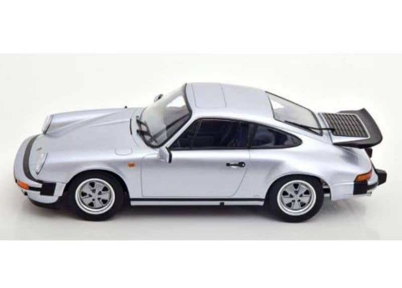 Porsche 911 Carrera 3.2 Coupe 1988 diecast car model 1;18. 1