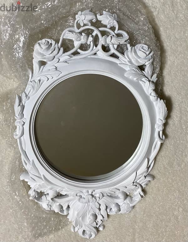 round wall mirror 0