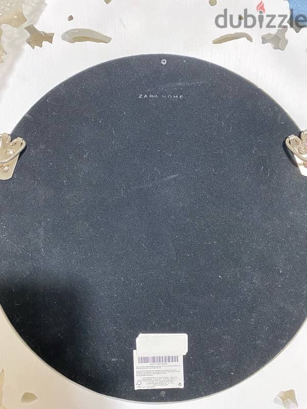 round wall mirror 1