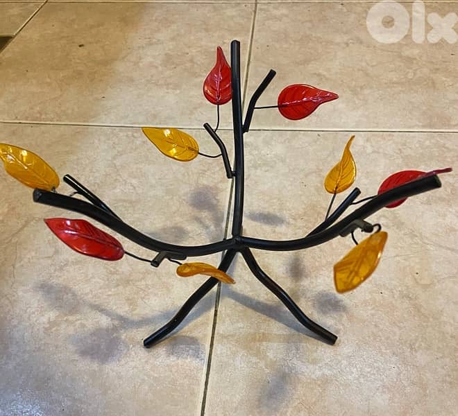 Glass bowl on metal stand 3