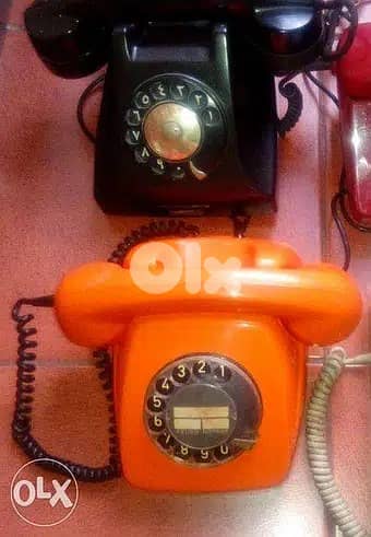 vintage rotary phones starting 25$ ask for model price 0