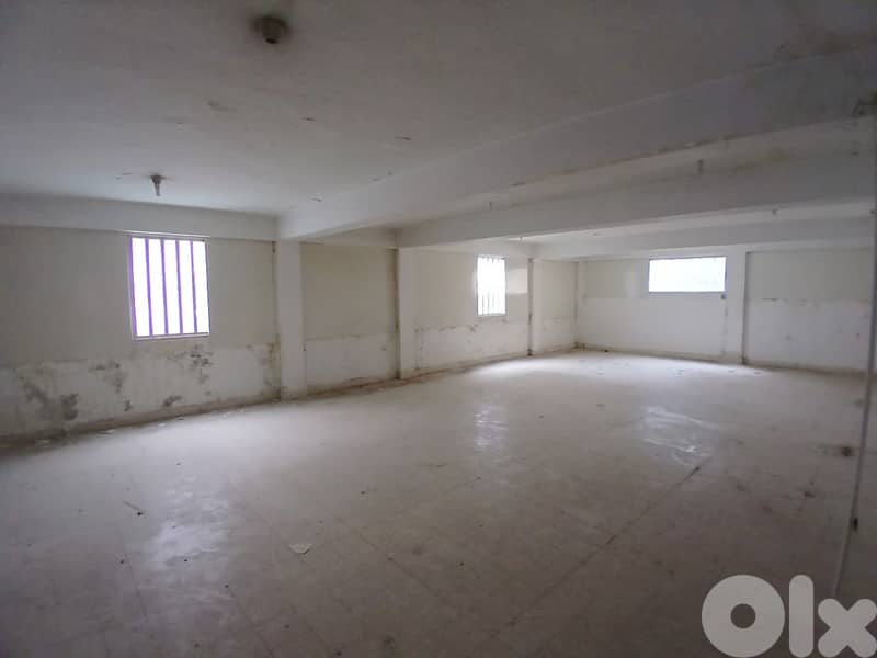 430 SQM Shop in Bauchrieh, Metn 0