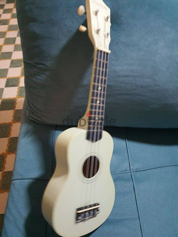 40. ukulele guitar soprano 0
