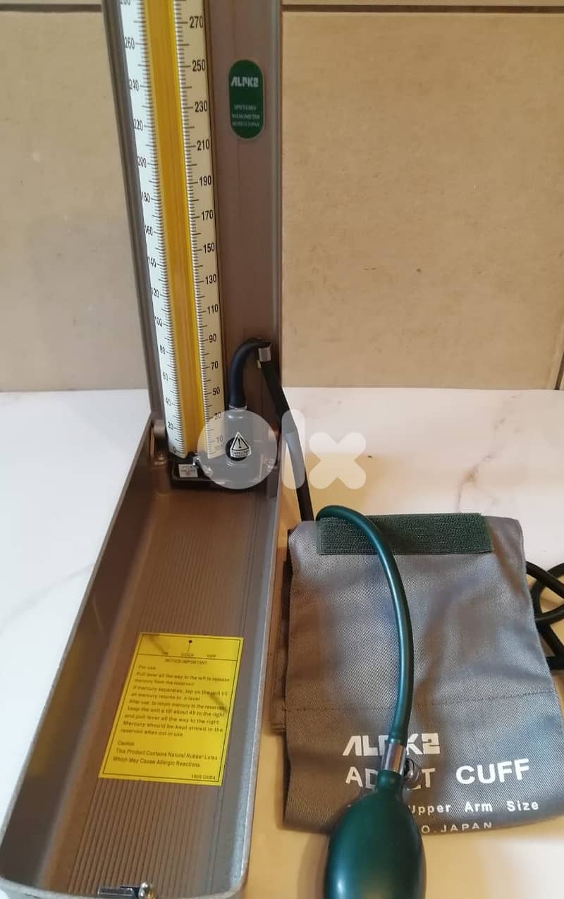 Vintage Sphygmomanometer AlPK 2 in Stand up Case (Blood Pressure Monit 0