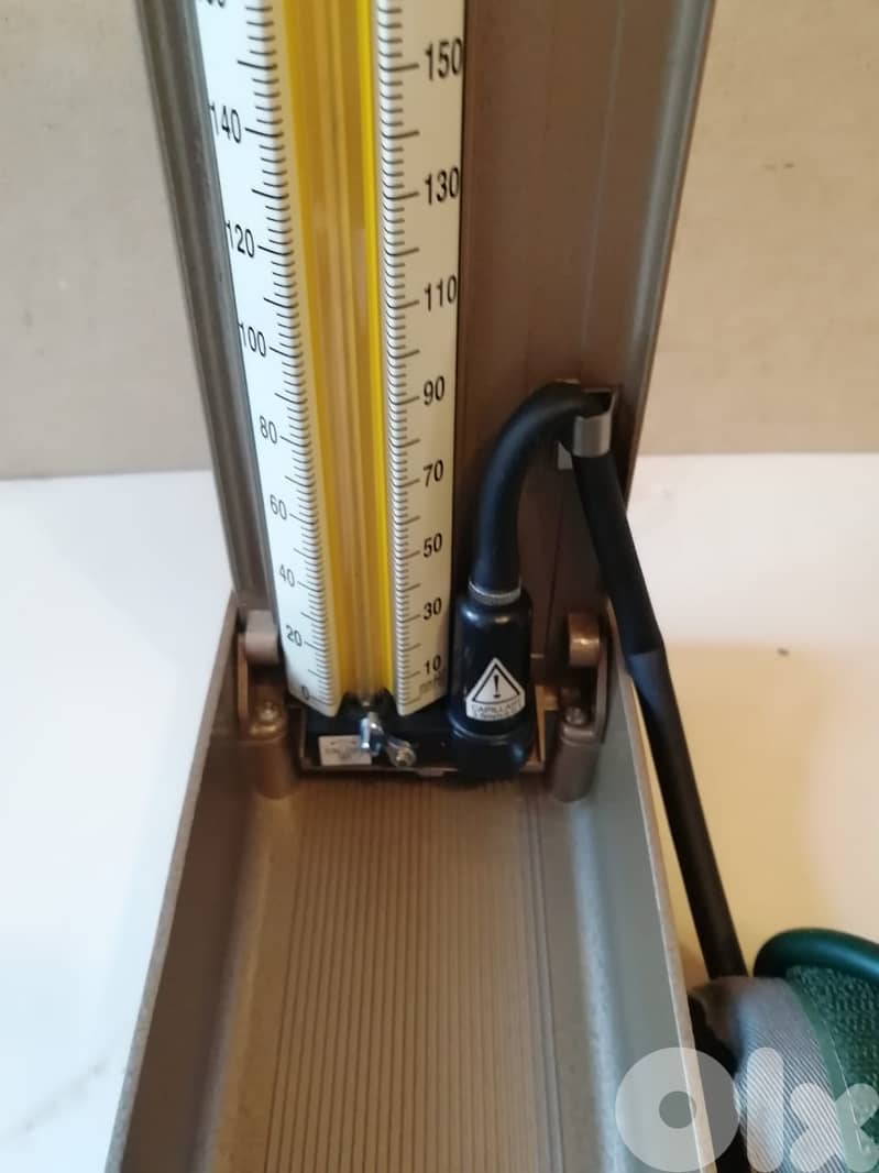 Vintage Sphygmomanometer AlPK 2 in Stand up Case (Blood Pressure Monit 3