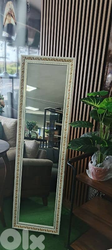 مراية مع ستاند. Mirror 0