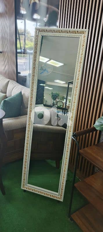 مراية مع ستاند. Mirror 3